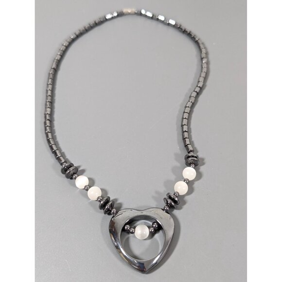 Artisan Boho Western White Glass Cats Eye Gray Hematite Stone Heart Necklace 18" - Picture 2 of 8